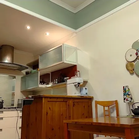 Plaza Apartment *